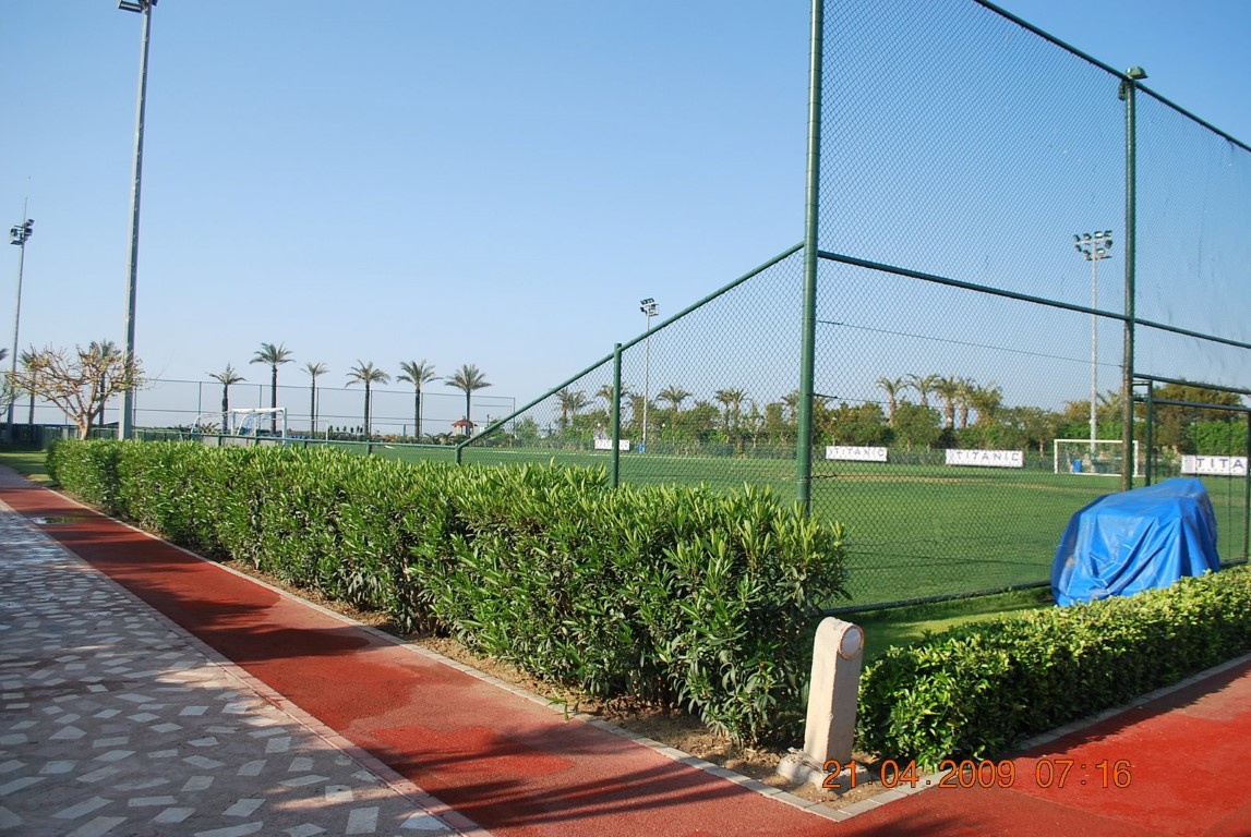 imagini hotel TITANIC LARA